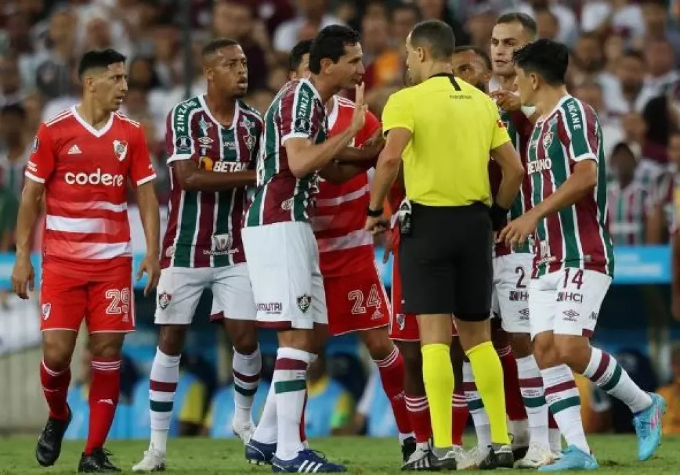 Un jugador del Fluminense dio positivo en el antidoping tras el partido frente a River disputado en Brasil