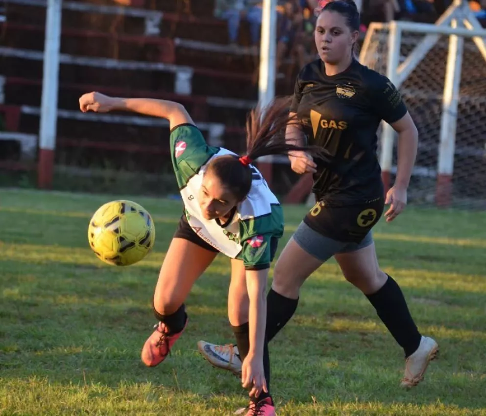 Liga Regional Obereña de Fútbol: las chicas vuelven a las canchas