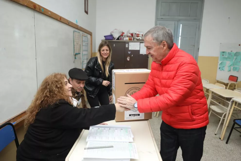 Los cordobeses eligen nuevo gobernador y Schiaretti llamó a "votar masivamente"