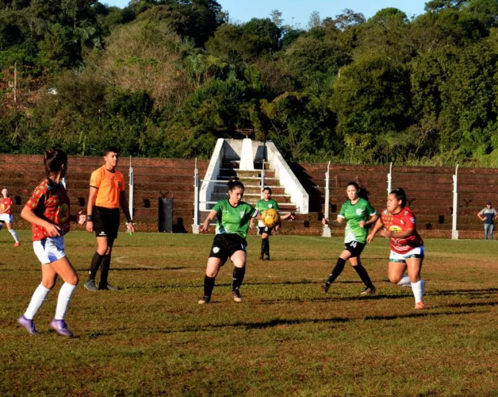 Fútbol Femenino: AEMO sumó un nuevo Triunfo y se acerca a la cima de las posiciones 
