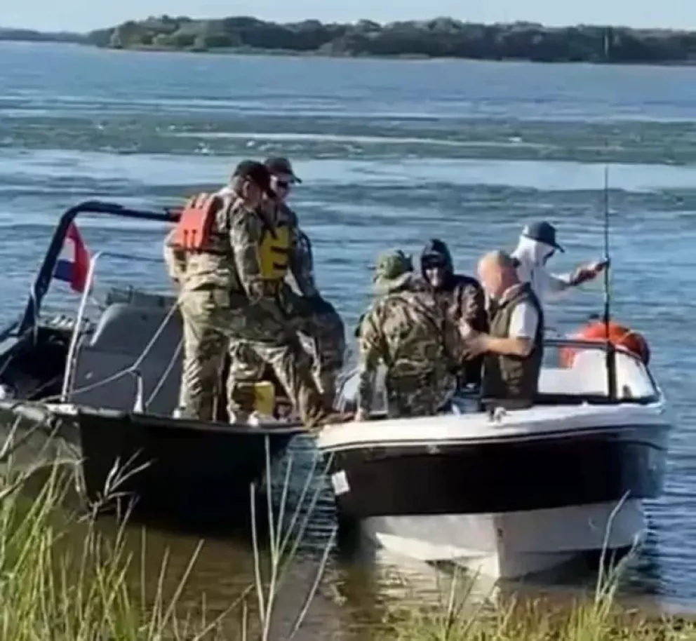 Armada paraguaya explicó su intervención en aguas argentinas pero acusó a los pescadores